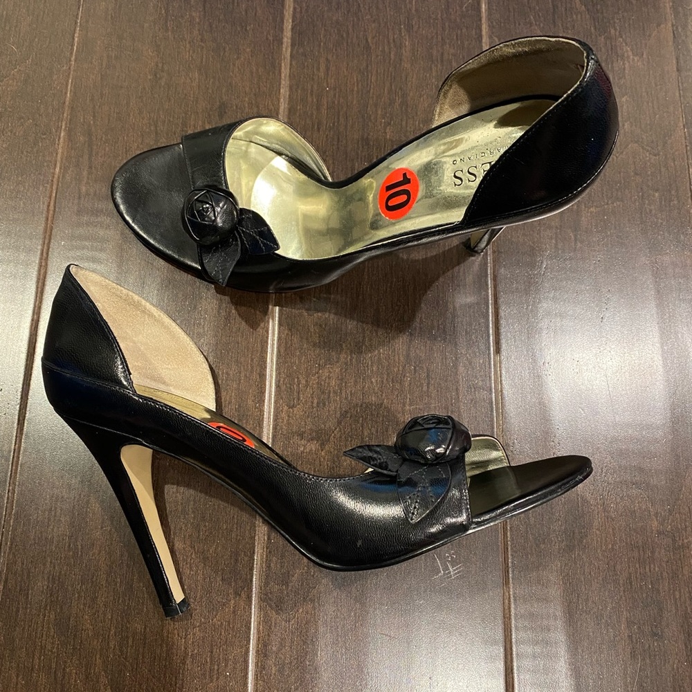 Black rose heel